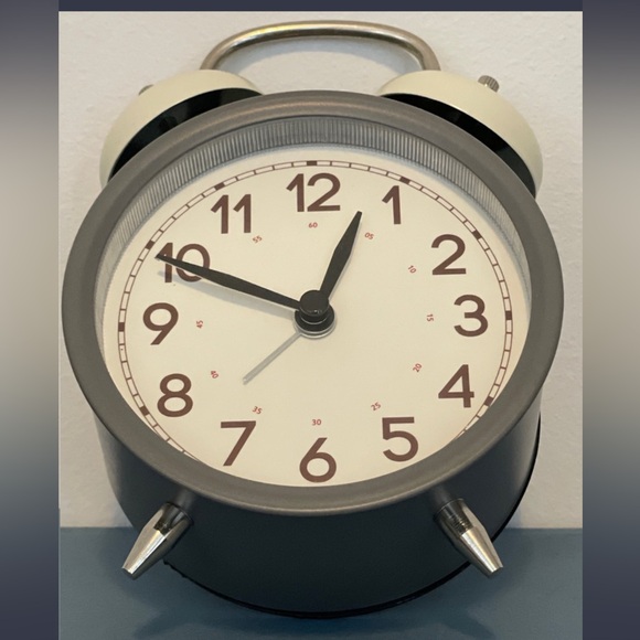 Alarm Clock - Picture 6 of 6